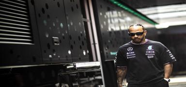 Lewis Hamilton 105'nci galibiyetine ulat