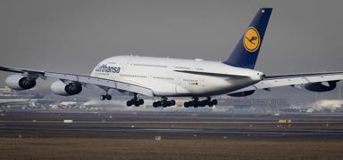 Lufthansa'ya ait bir uan pilotu Tel Aviv'e inmeyi reddetti