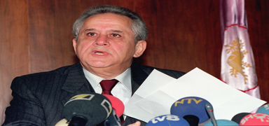 Nuri Alan vefat etti