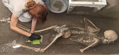 Pompei'deki kazlarda len 2 kiiye ait hazine bulundu