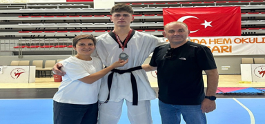Gm madalyann kazanan Recep Alperen Akta