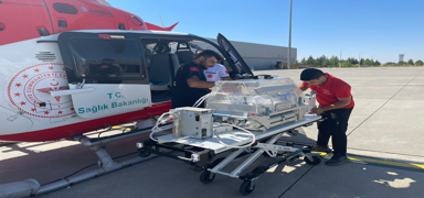 Ambulans helikopter yeni doan bebek iin havaland