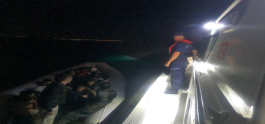 zmir'de 9'u ocuk 21 dzensiz gmen kurtarld