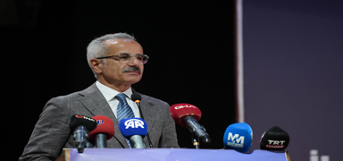 Bakan Uralolu: Biz asla yasak bir zihniyet ierisinde deiliz