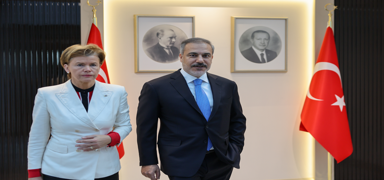 Bakan Fidan'dan Letonya'ya FET ars