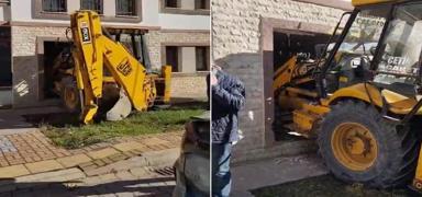 Freni patlayan i makinesi eve dald! 1 yaral