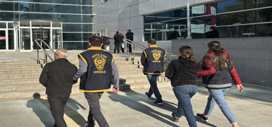 Marketten hrszlk yapan ift kskvrak yakaland