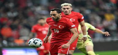 Hakan alhanolu, A Milli Takm ile yeni bir ilke imza att