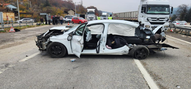 Bilecik'te retmen anne ve kz trafik kazasnda hayatn kaybetti