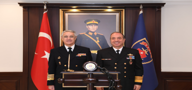 Deniz Kuvvetleri Komutan Oramiral Ercment  Tatlolu, spanyol mevkida Sanchez ile bir araya geldi