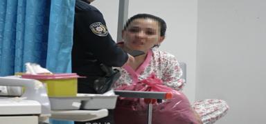 Kocas tarafndan aldatldn dnen kadn, zerine benzin dkp kendini yakmak istedi