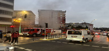 Zeytinburnu'nda tekstil firmasnn deposu yand