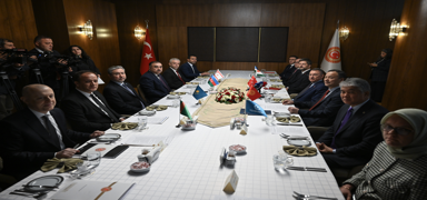 Oktay, TDT yesi lkelerin bykelileriyle bir araya geldi