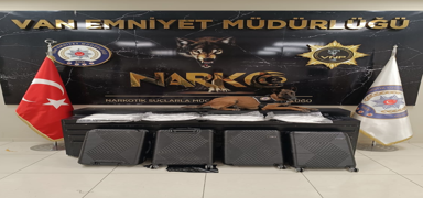 Uaa uyuturucuyla binmeye alrken yakalandlar