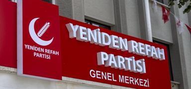 Yeniden Refah Partisi'nde istifa depremi