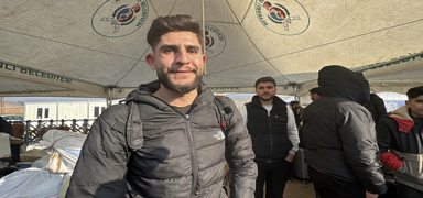 Hatay'daki snr kaplarnda younluk! lkesine dnerken Suriyelilere ar yapt