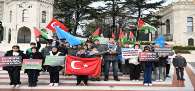Beyazt Meydan'nda ocuklardan anlaml eylem: Filistin ve Uygur Trk akranlar iin ses ykseltti