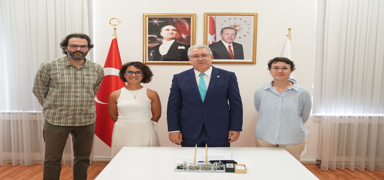Trk bilim insanlar, Ay ve Mars'ta domates retimi hedefliyor