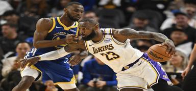 Lakers, Golden State Warriors'u son saniyede yendi