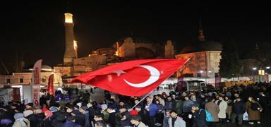 Sabah namazn Ayasofya'da kldlar