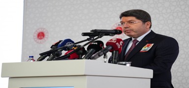 Adalet Bakan� Tun�: Allah'�n izniyle ter�rs�z T�rkiye'nin �afa��nday�z