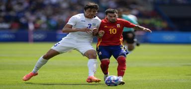 Manchester City, zbek stoper iin devreye girdi