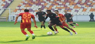 Boluspor, Yeni Malatyaspor'u 4-2'lik skorla ge�ti