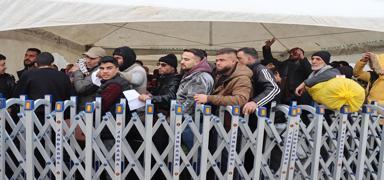 Esed rejiminin devrilmesinin ardndan 125 binden fazla mlteci lkesine dnd