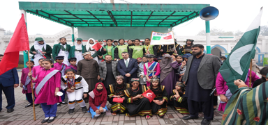 Bakan Tekin, Pakistan'da okul ziyaretinde bulundu