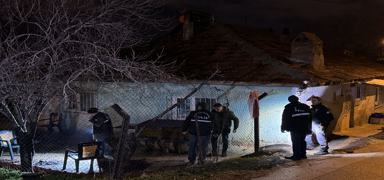 E�i ve kay�nbiraderini pompal� t�fekle yaralayan ki�i g�zalt�na al�nd�