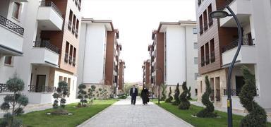 Elaz'da deprem konutlarnn teslimat hz kesmeden devam ediyor