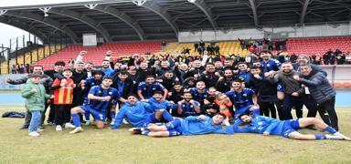 Erciyes 38 FK ikinci yar�ya sahas�nda ba�l�yor