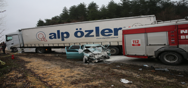 Tokat'ta tr ile otomobilin arpt kazada 2 kii ld