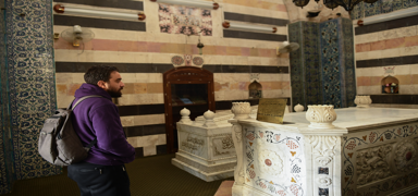 'Kud�s Fatihi'nin �am'daki mezar� g�r�nt�lendi