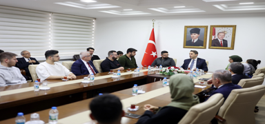 Bakan Bayraktar, Sinop'ta gelece�in n�kleer m�hendisleriyle bulu�tu