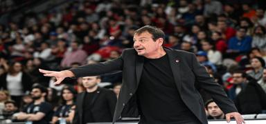 Ergin Ataman'�n Panathinaikos'u derbide Olympiakos'u devirdi