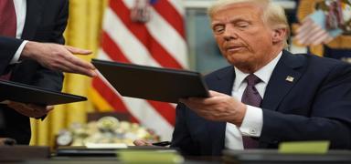 Kba'y kzdran karar! Trump yeniden listeye ekledi