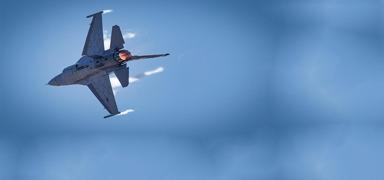 F-16 anla�mas�nda imzalar at�ld�