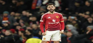 Manchester United 3 puan uzatmalarda ald