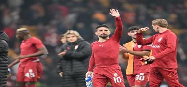 Galatasaray yaralar� sarmak istiyor!