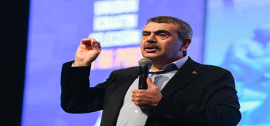 Bakan Tekin, milli eitim mdrleriyle toplant gerekletirdi