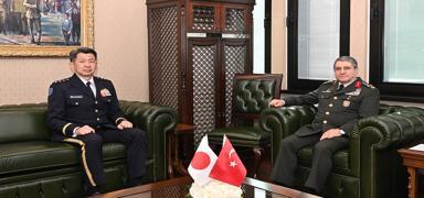 Kara Kuvvetleri Komutan Bayraktarolu, Japonya z Savunma Kuvvetleri Komutan ile grt