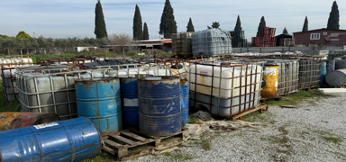 �zmir'de ka�ak akaryak�t operasyonu: 3 g�zalt�