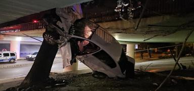 Atak�y'de direksiyon hakimiyetini kaybeden s�r�c� yol ayr�m�ndaki bo�lu�a d��t�