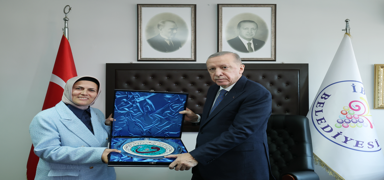 Cumhurba�kan� Erdo�an, Antalya'da �brad� Belediyesini ziyaret etti