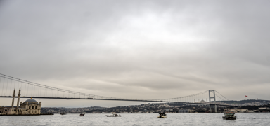 �stanbul Bo�az�'nda gemi trafi�ine engel