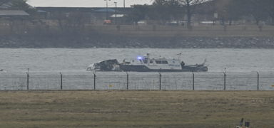 Washington'da u�akla �arp��an helikopterin karakutusu bulundu