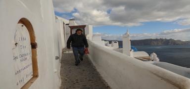 Santorini Adas'nda halk diken stnde! Tsunami iin nlem almaya baladlar