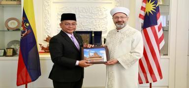 Diyanet leri Bakan Erba, Malezya Din leri Bakan Naim ile bir araya geldi