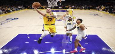 Lakers, Doncic'in forma giydii ilk mata Jazz' malup etti